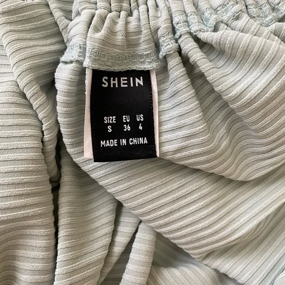 Shein • Dress - Picture 5 of 6